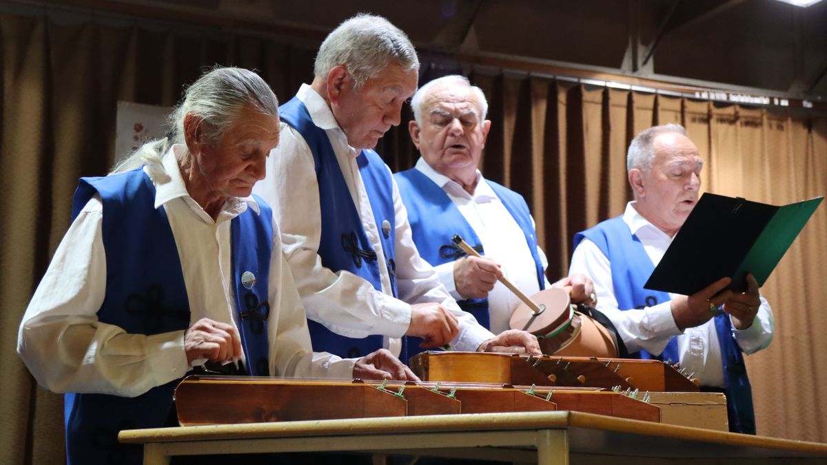 Tizenkét csapat és előadó lépett színpadra a hagyományőrzés jegyében (galériával, videóval)