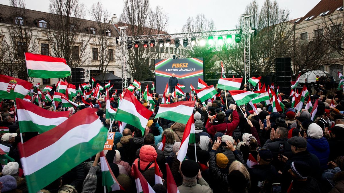 Pécelen folytatódik Orbán Viktor országjárása (élő)