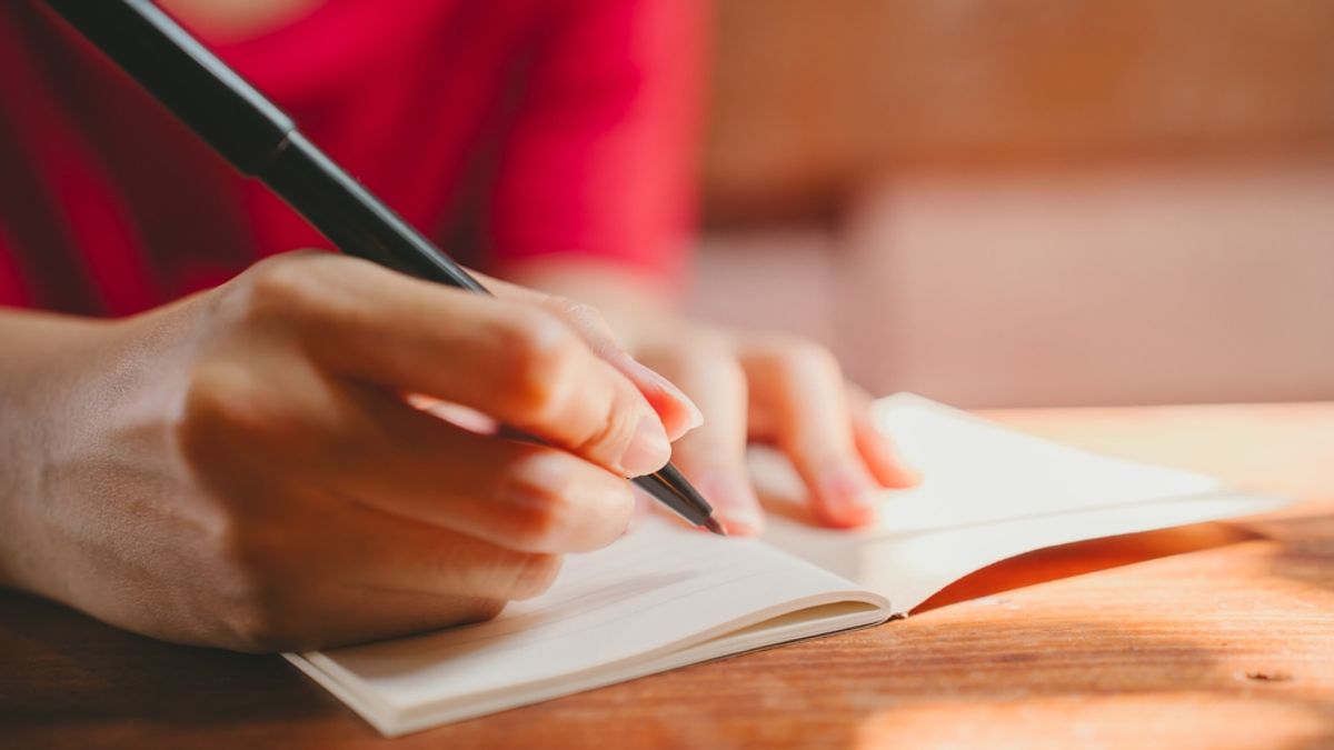 Különleges kezdeményezés: egy napra versek lepik el Szeged utcáit