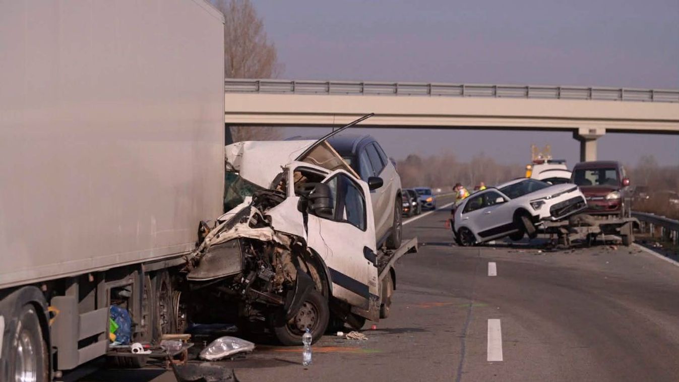 Brutális ütközés az M5-ös autópályán és egy trópusi óriás a piacon – heti hírösszefoglaló Kép