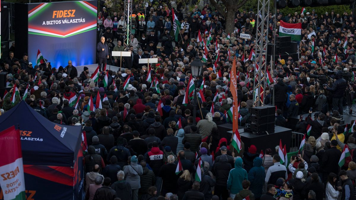 Sopronban folytatja országjárását Orbán Viktor (élő)