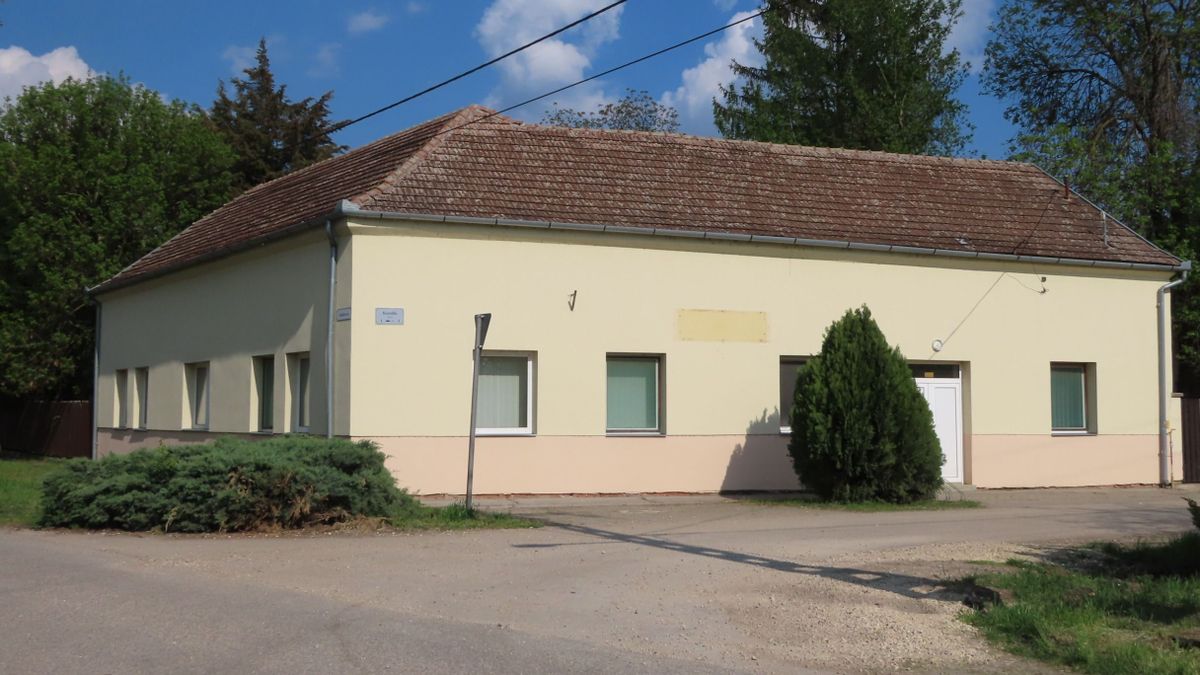 Itt hegedült esténként Murgács Kálmán, most újra élet költözhet az egykori Népházba