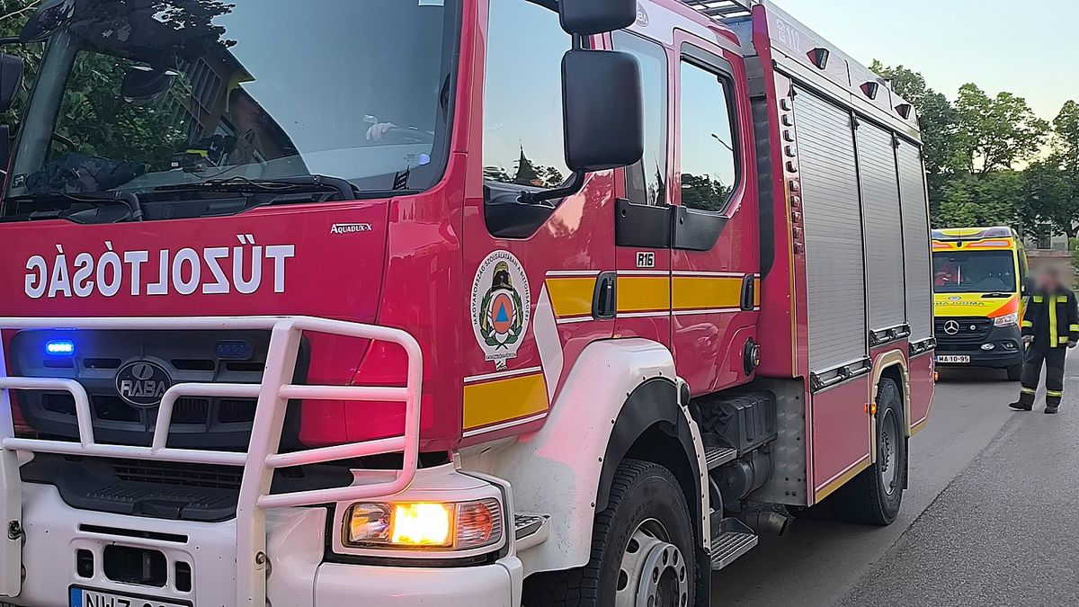 Riadalom a bérházban, senki sem tudta mi okozza a füstöt