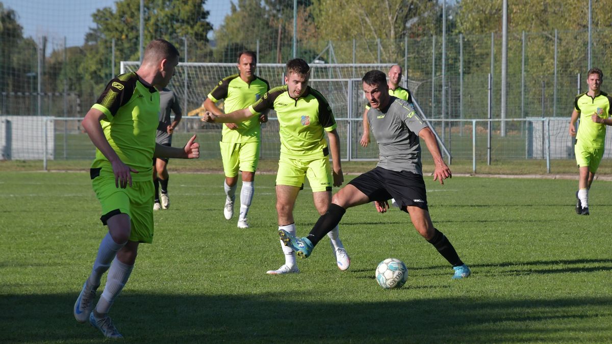 Kilenc gólt és drámai meccset hozott a csongrádi örökrangadó