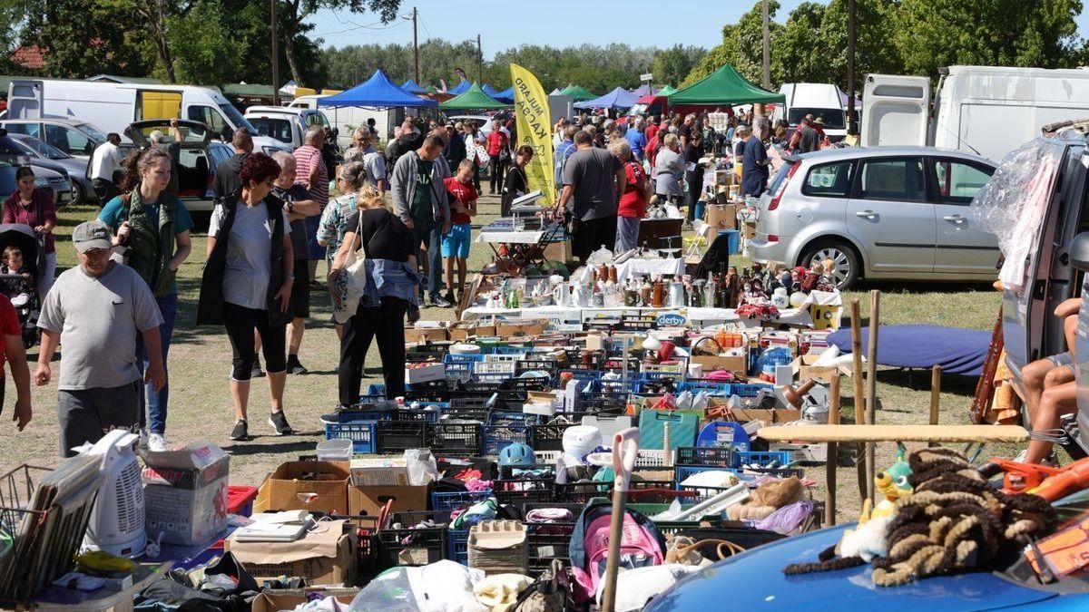 Minden eddiginél nagyobb lehet a ruzsai vásár, több tűz is pusztított pénteken a vármegyében