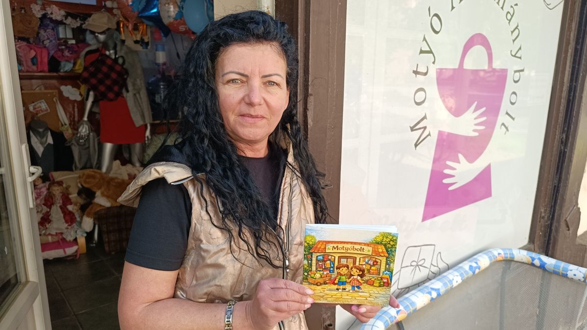 Agyvérzés miatt kórházba került kisfiúnak gyűjt a makói Motyóbolt