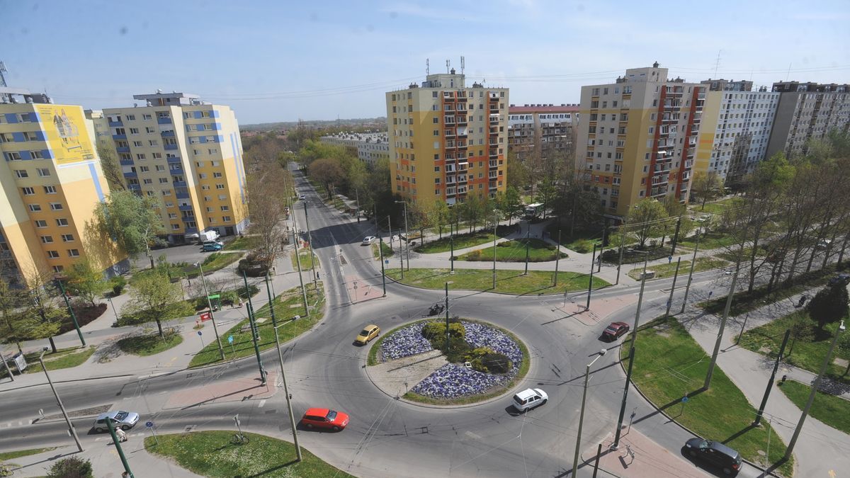 Hajmeresztő manőver Szegeden: az elsőbbségadás gondolata sem merült fel a vakmerő autósban (videó)