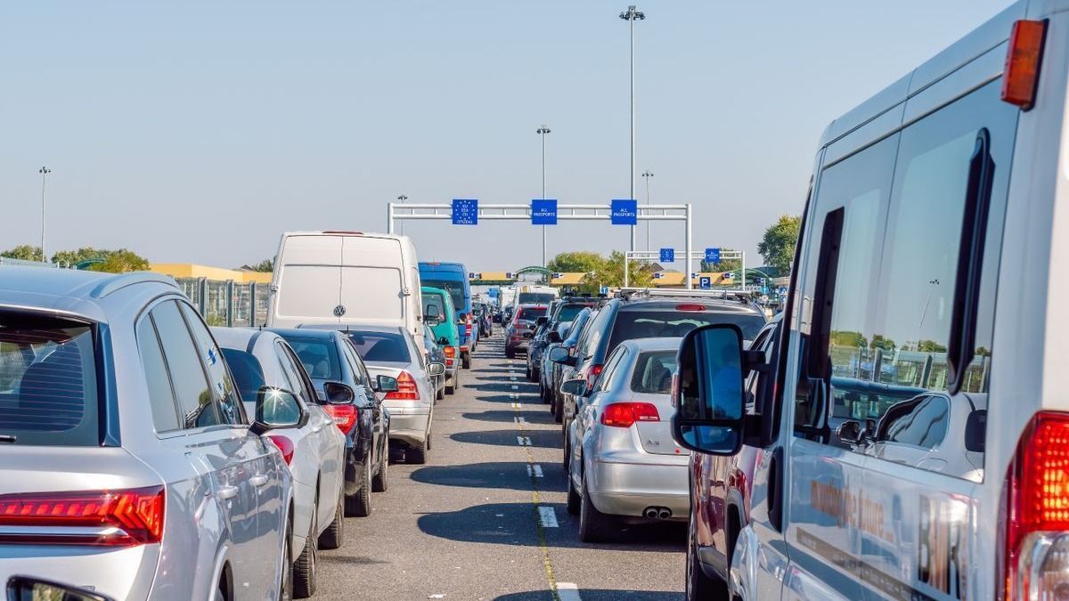 Megkönnyebbülhetnek az ingázók, már folyamatosan fogadja az utasokat két népszerű határátkelő