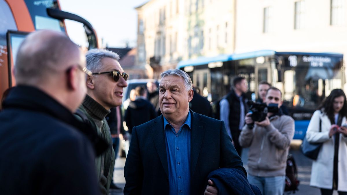 Egymillió kézfogás napja Orbán Viktorral