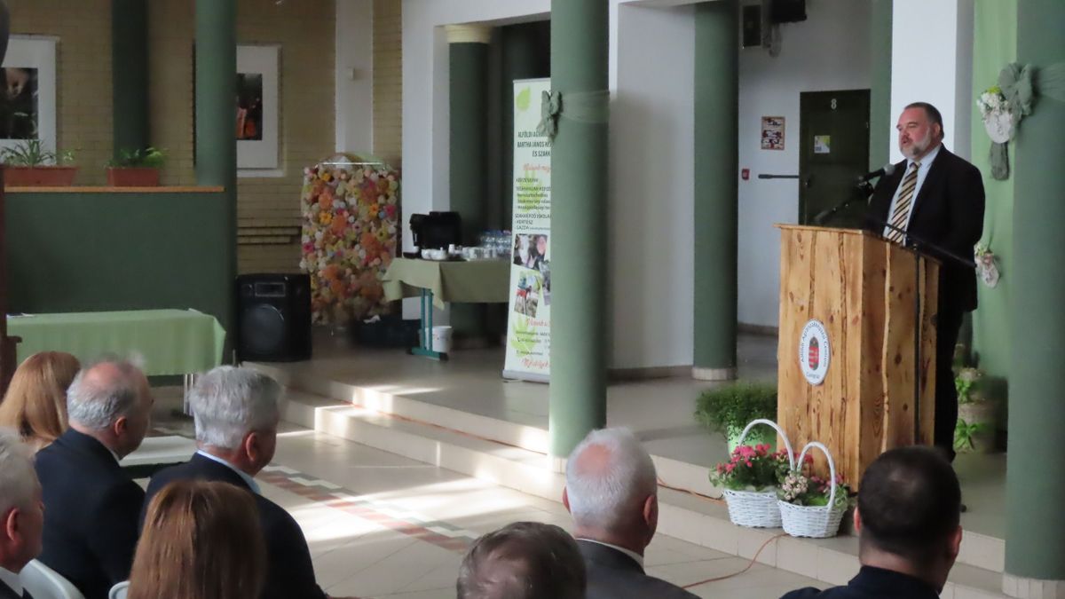 Több mint 1,3 milliárdos iskolafejlesztést jelentett be az agrárminiszter