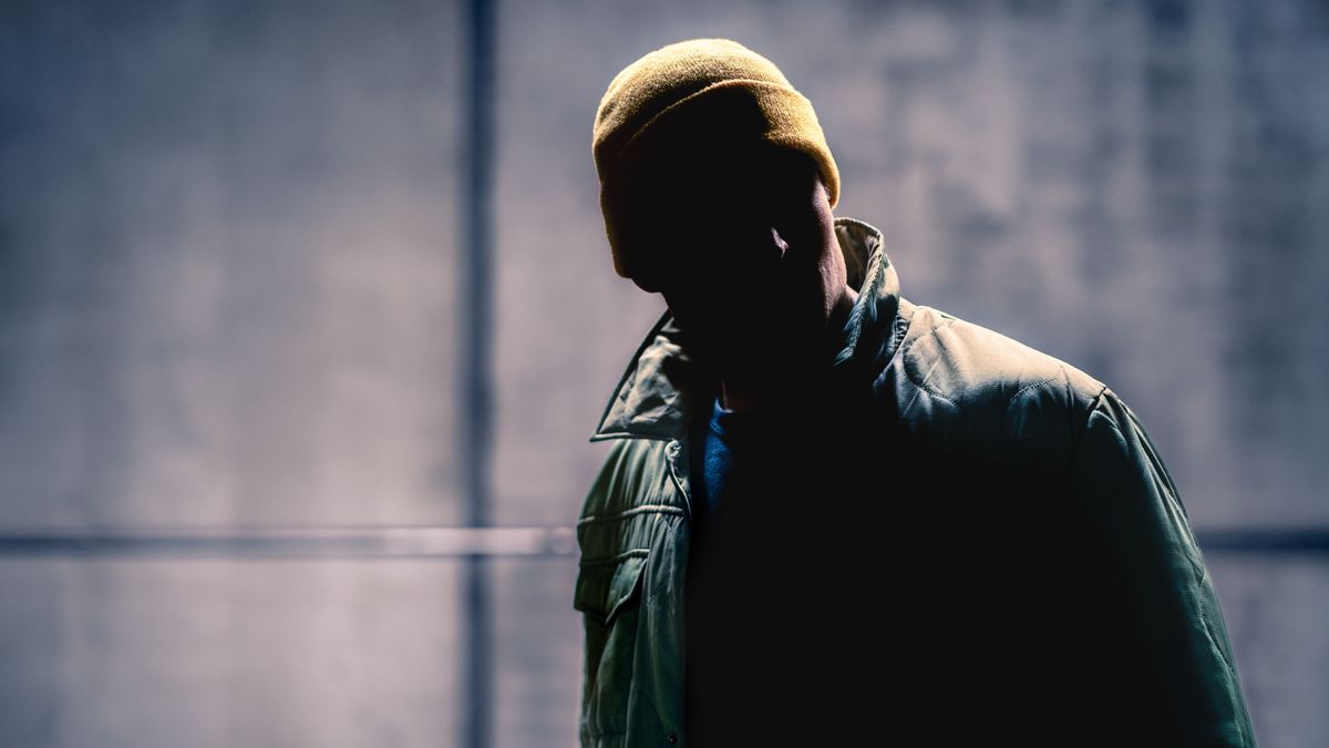 Levágta a nyomkövetőt – szökés után egy játszótéren fogták el