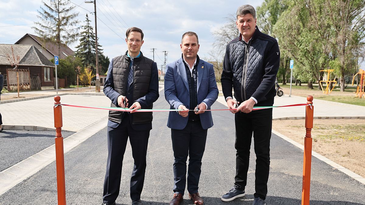 Látványos fejlesztés Domaszéken, könnyebb lett a parkolás az óvoda környékén – galériával