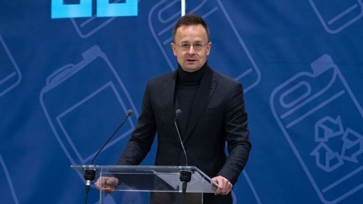 Szijjártó Péter: Legalább három külföldi titkosszolgálat avatkozik be a választásba