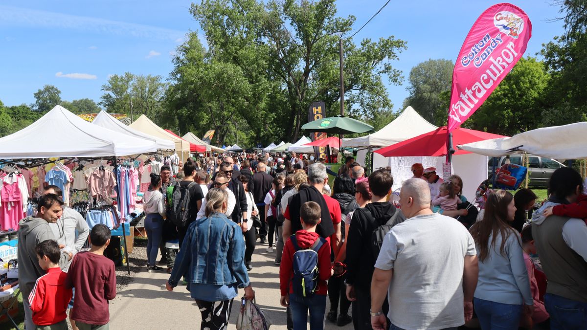 Tömegeket vonzott a Maros-partra a majális – az árakra is kíváncsiak voltunk (galériával, videóval)