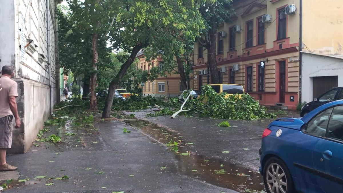 Riasztó előrejelzés érkezett: viharos széllel és jégesővel csaphat le a zivatarhullám