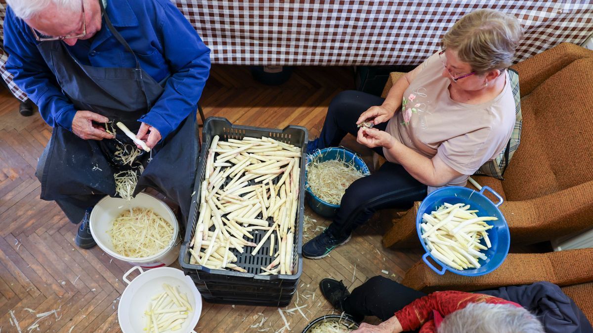 Olcsó bicikli, büdös durián és spárgafesztivál egy színes heti körképben