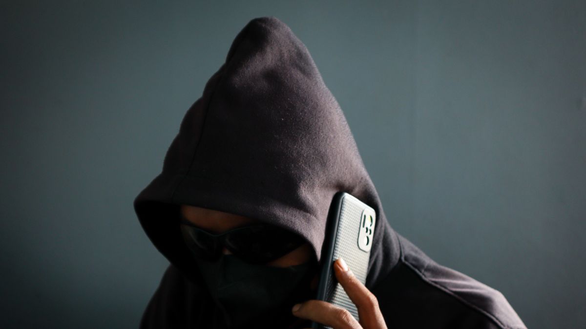 Egy telefonhívás és oda a megtakarítás: így támadnak az unokázós csalók