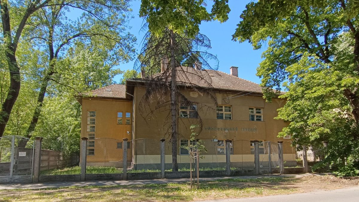 Kiderült, miért nem lehet csak úgy hasznosítani a makói tüdőgondozót