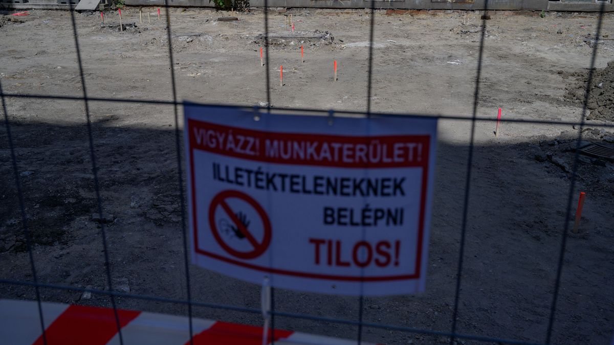 Felforgatták a belvárost: így néz ki most a Károlyi utcai betonkatlan