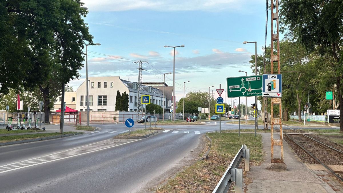 Pillanatok alatt elszabadultak az indulatok a szegedi körforgalomnál