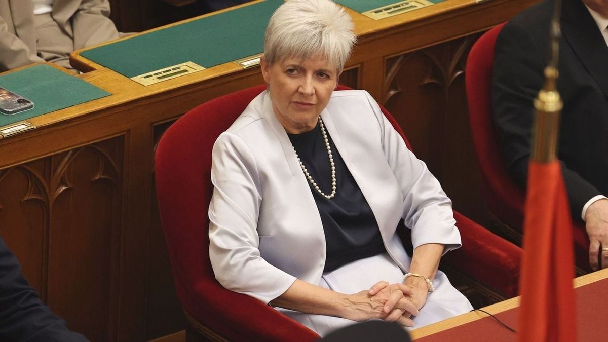 Az oktatási miniszter nekiment a hat- és nyolcosztályos gimn