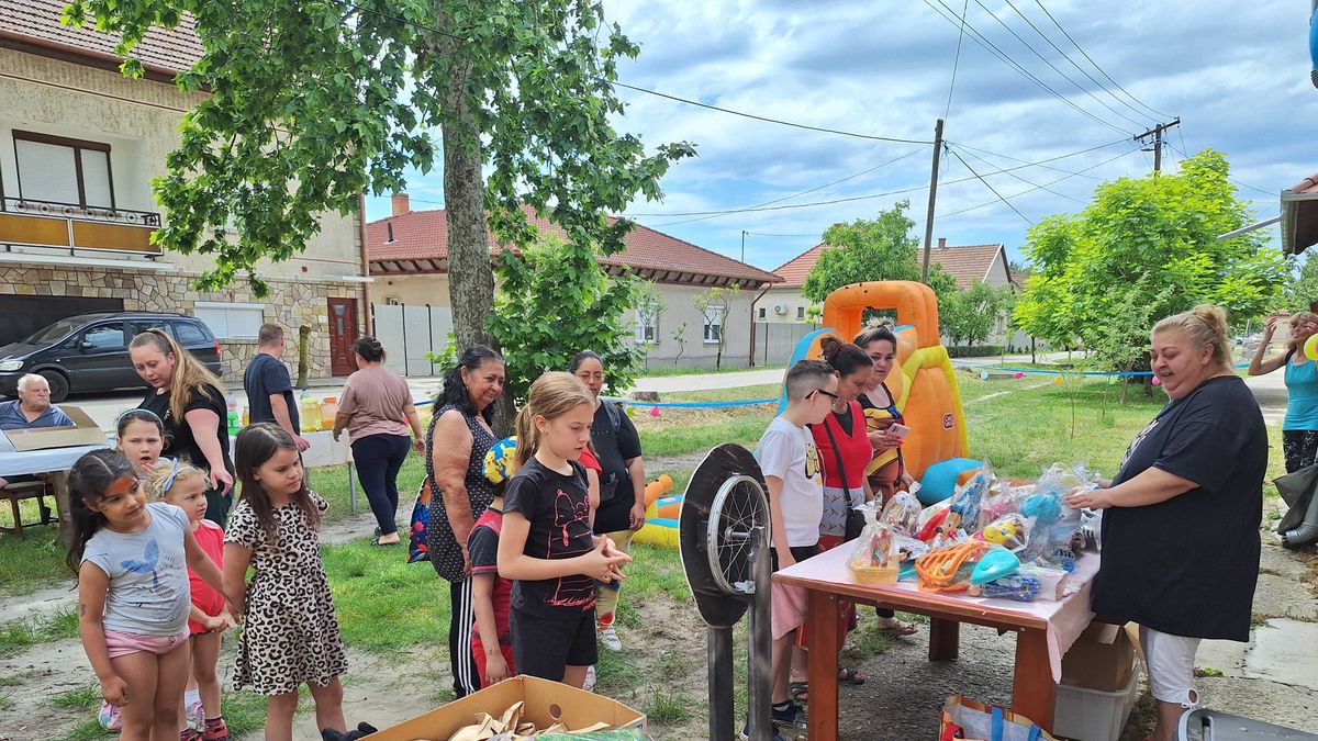 A gyerekek mosolya a legnagyobb jutalma, idén is örömet szerzett Jakab Rozália