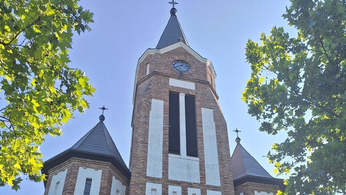 Száz éve áll a falu szívében, nagy ünnepre készül Tiszaszige