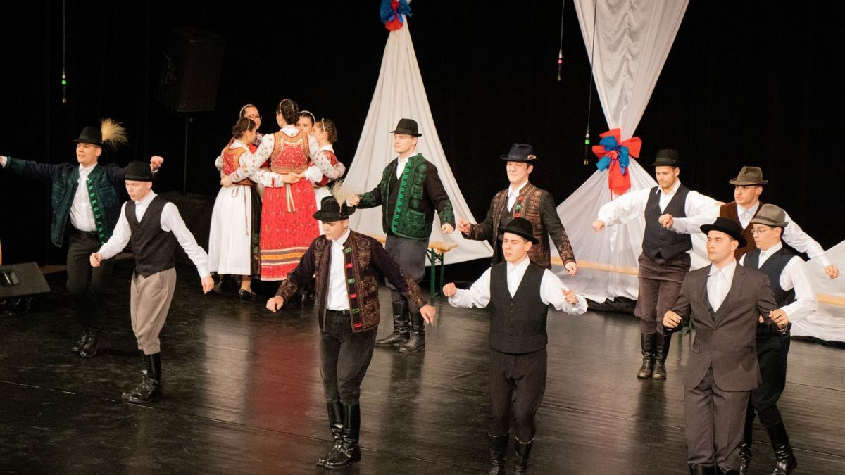 45 éve alakult újjá a Maros táncegyüttes, most jubileumi gál