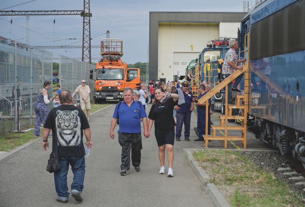 Szeged 2026.06.20. Múzeumok éjszakája. MÁV-csoport  vasúti remíz, Szeged-Rendező pályaudvar 
képen:
Fotó_ Török János TJ DM Délmagyar