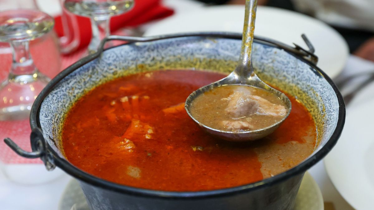 Idén sem lesz Szegeden halfesztivál, de a bográcsok mégsem maradnak üresen