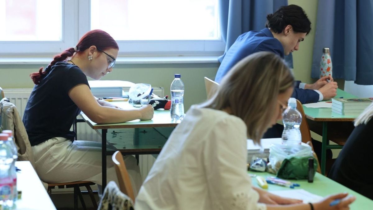 Közeleg az őszi érettségi vizsgák időpontja, ám jelentkezni már nem sokáig lehet
