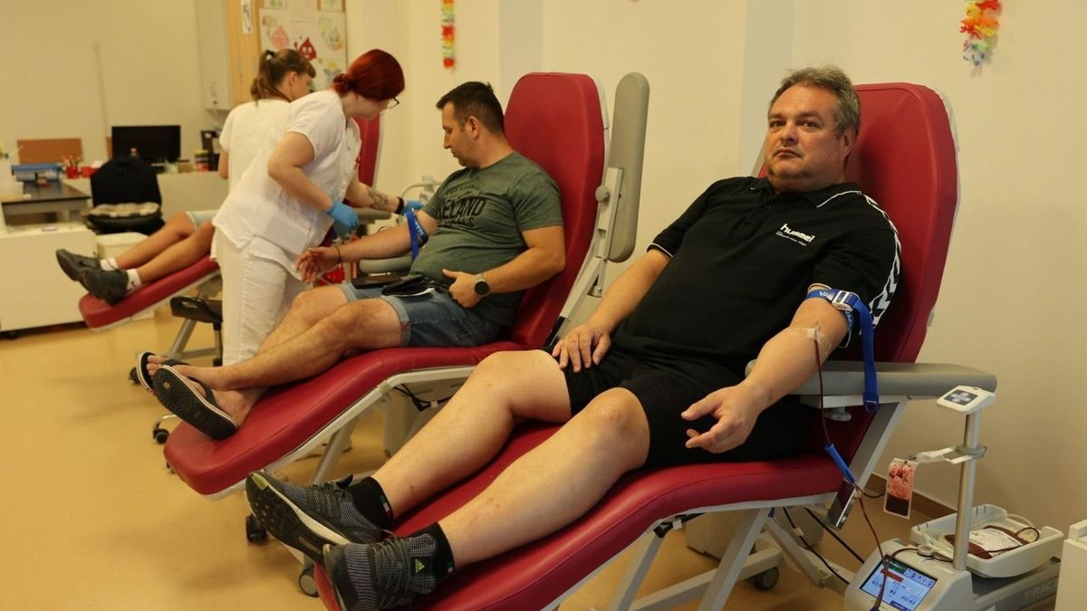 Véradókat várnak Szegeden: a hosszú hétvége miatt most különösen fontos a segítség + fotók