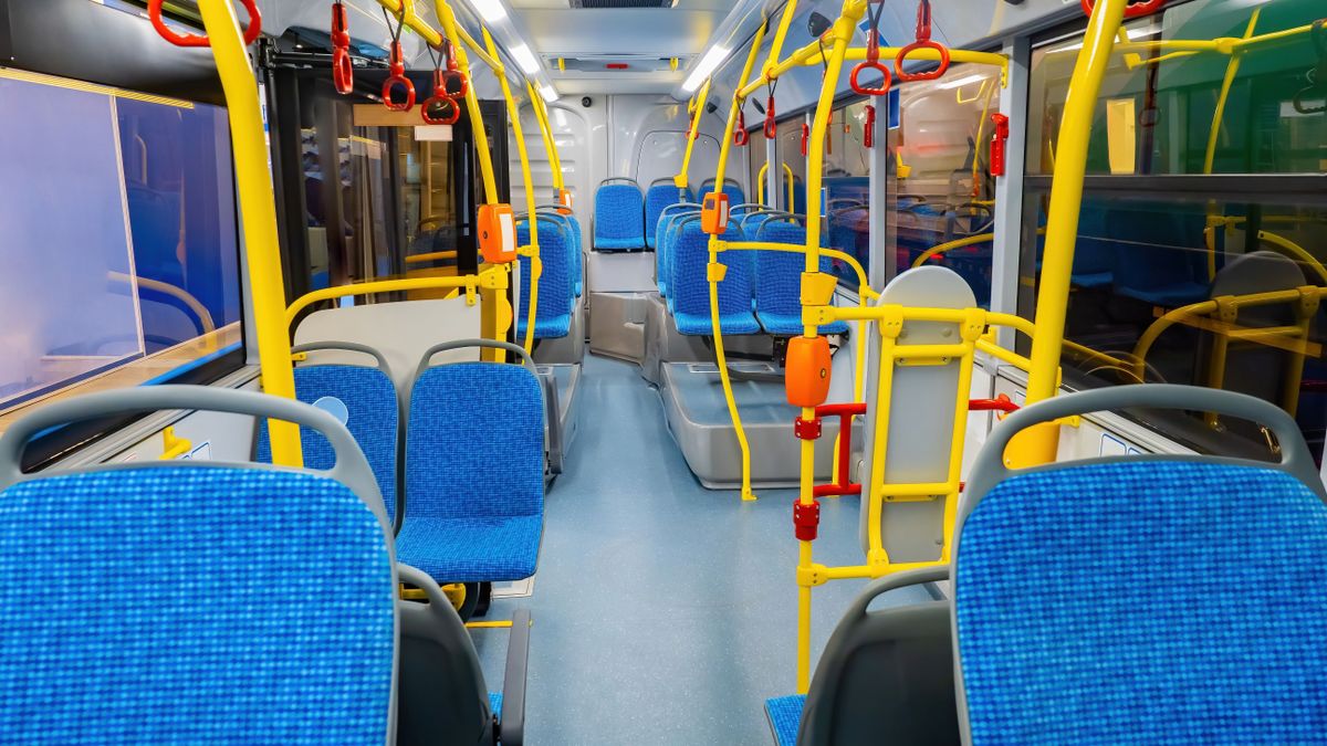 Buszon szemelte ki a kiskorút, majd az utcán összeverte