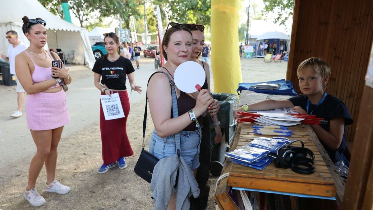 Óriási siker a Délmagyarország SZIN-bódéja: egymást érik az érdeklődők + fotó, videó