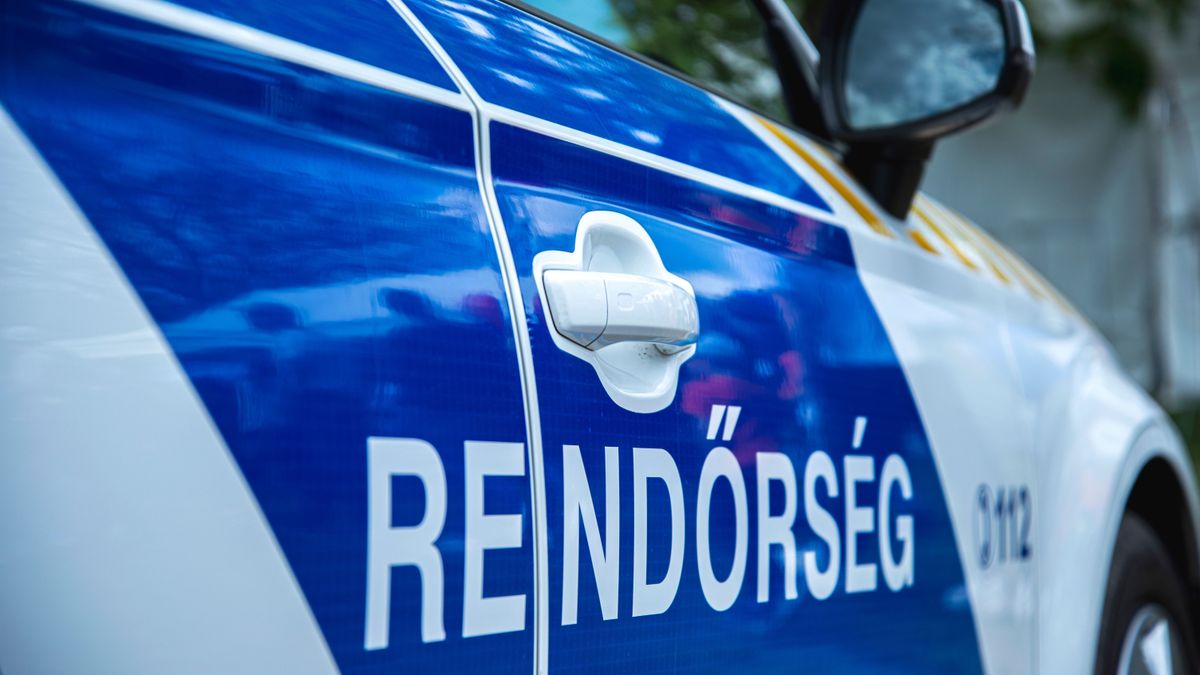 Tragédia Szatymaznál: csatornába borult autó, a sofőr a helyszínen elhunyt