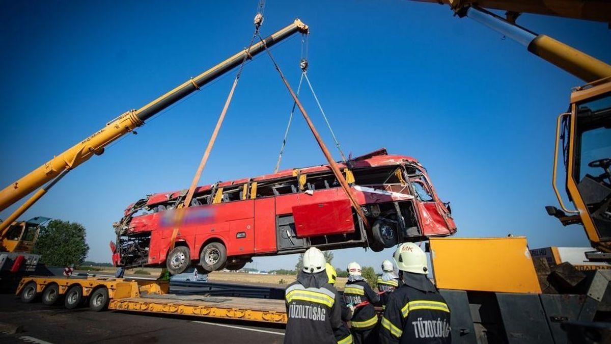 Letartóztatták a sofőrt a 12 halálos áldozatot követelő buszbaleset után