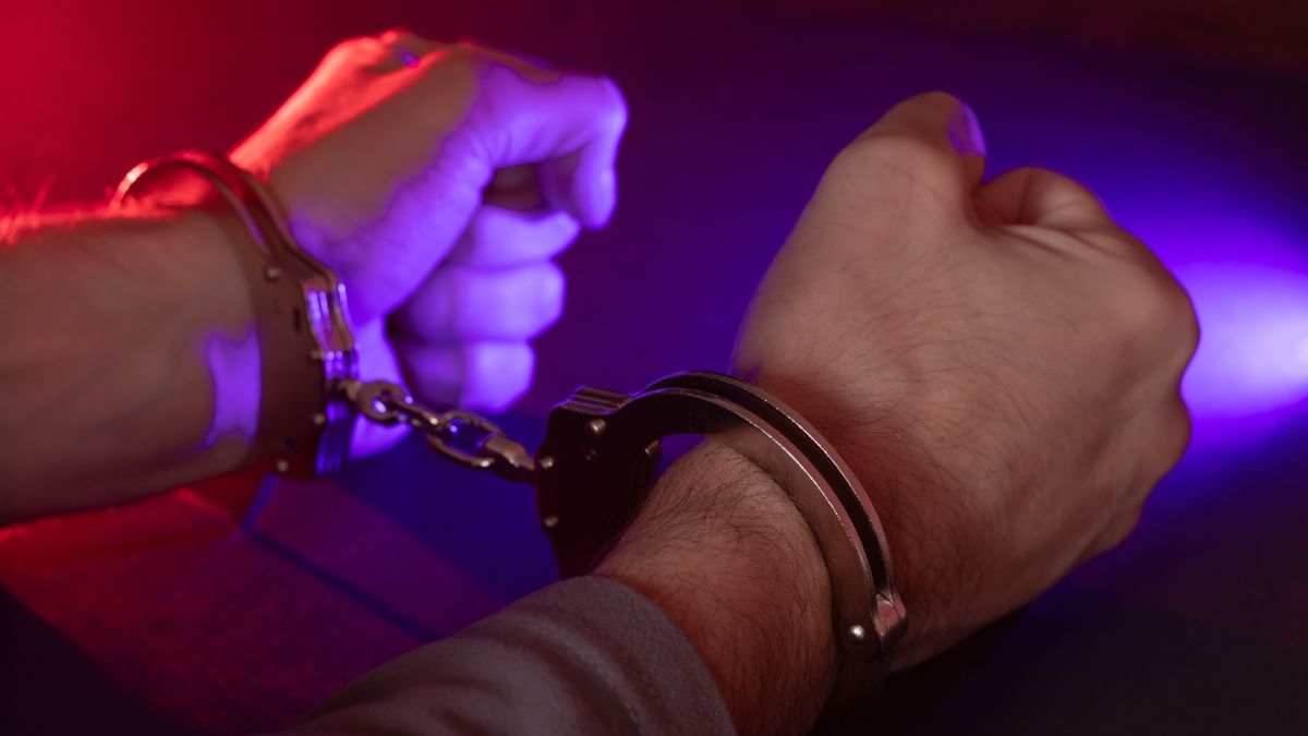 Évek óta terrorizálta szüleit, most újra letartóztatták a férfit