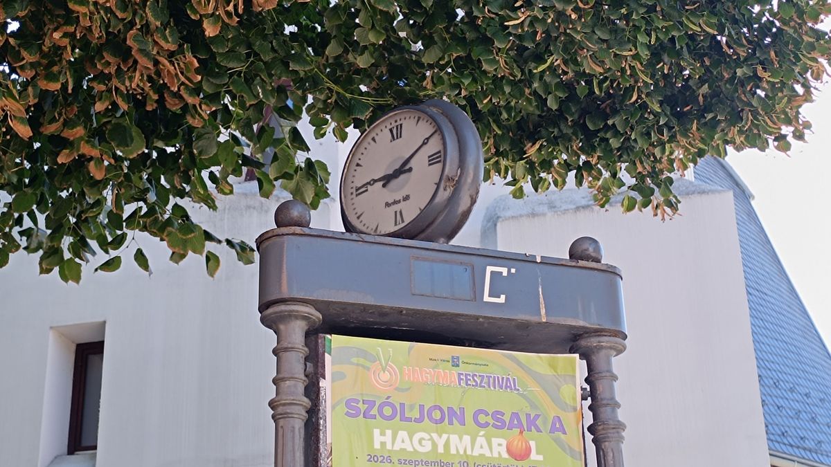 A makói főtéren megállt az idő – a köztéri órák legalábbis nem mutatják