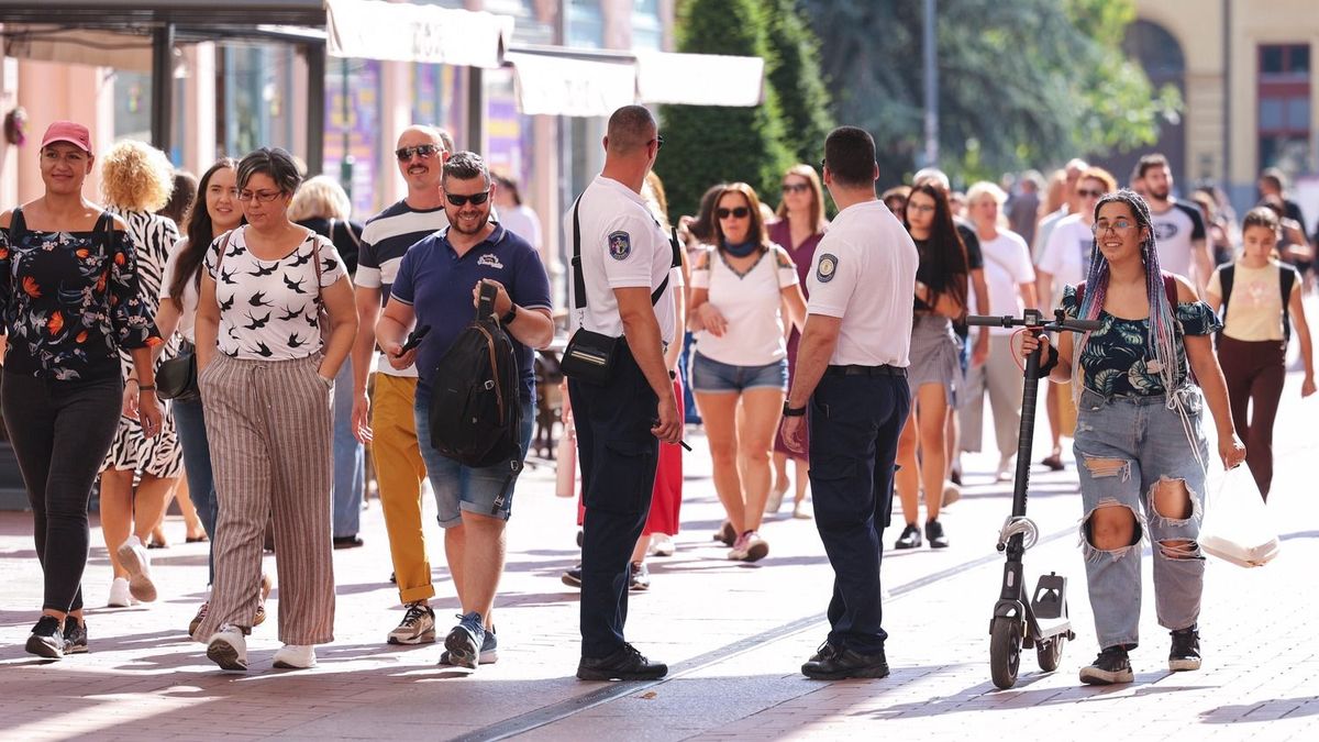 „Csapdákkal” van tele Szeged – nekiment a városnak a Kerékpárosklub + fotók