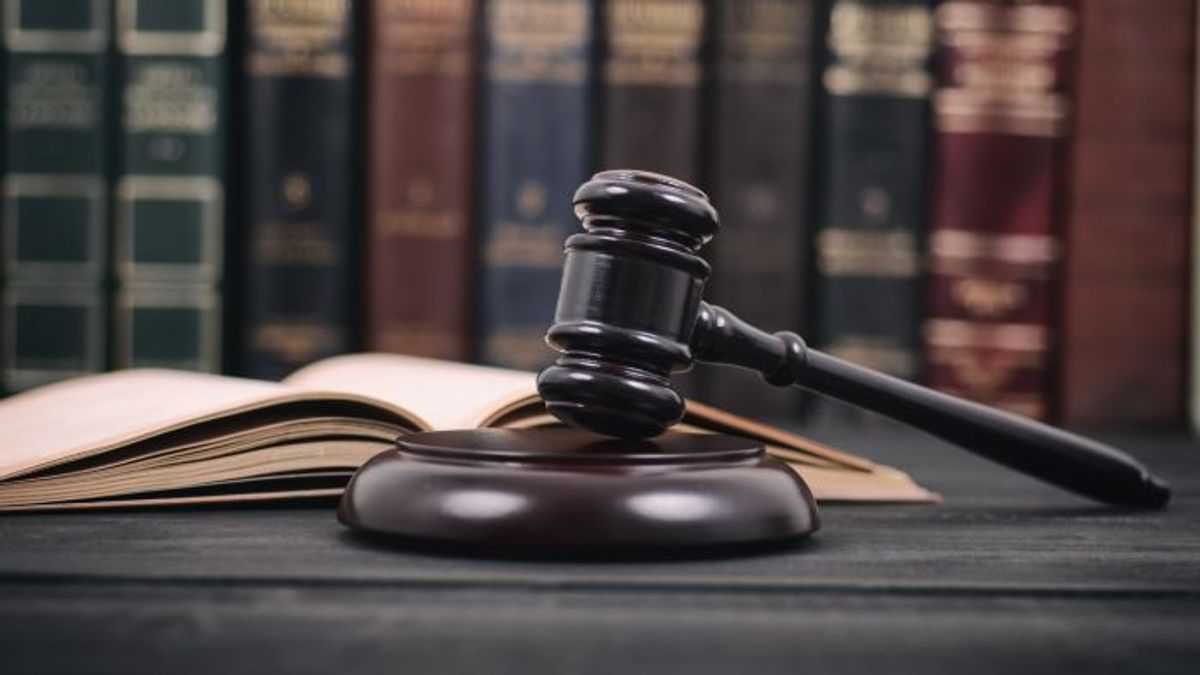 Madártetemek százai és engedély nélküli fegyverek kerültek elő a tanyáról + fotók