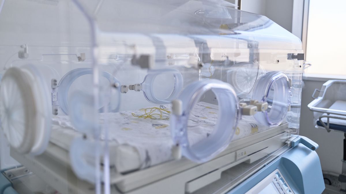 Lezárták a szegedi koraszülött intenzív osztályt, három betegnél mutatták ki a baktériumot