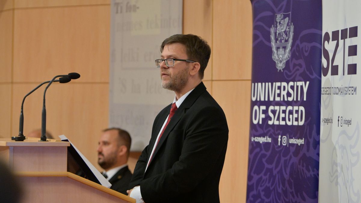 Államtitkár és kuratóriumi elnök is üzent a SZTE tanévnyitóján – galériával