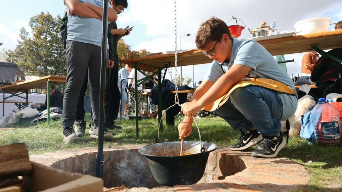 Bográcsban készült a gyros is a Krúdy gasztroudvarában + fotók