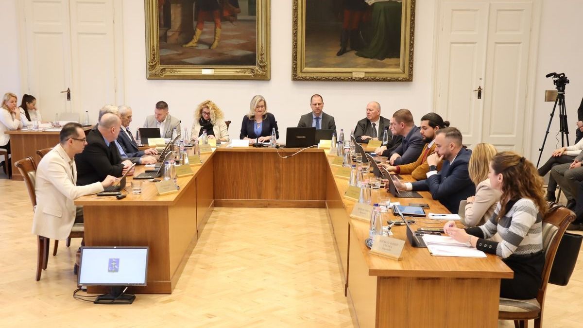 Megduplázzák az egyetemisták szociális támogatását Makón