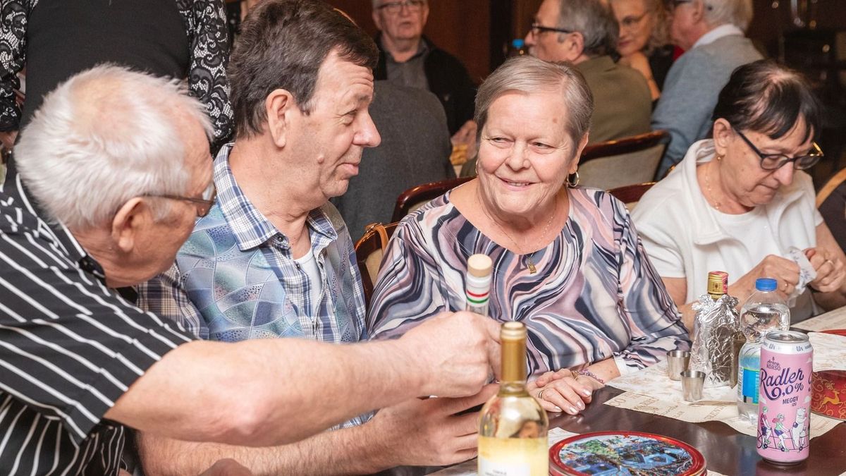 Elvehetik a 13. havi nyugdíjat? Fontos kérdésekre érkezett válasz