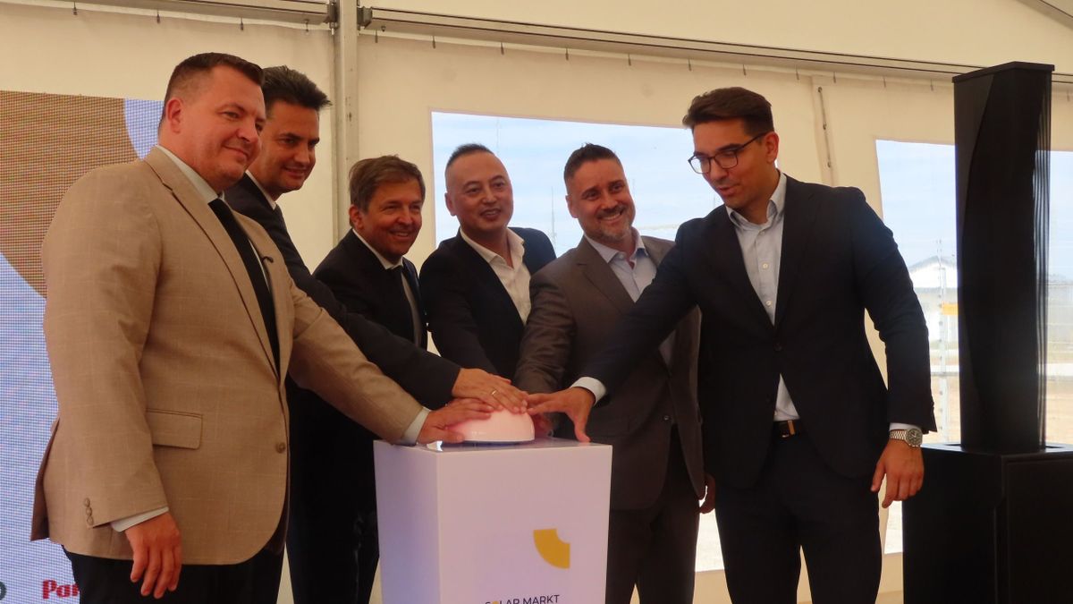 Mától már működik Vásárhelyen az ország leginnovatívabb napelemparkja + fotók
