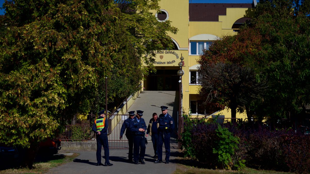 Bombariadó az iskolákban: Szegeden és Hódmezővásárhelyen is riasztották a hatóságokat