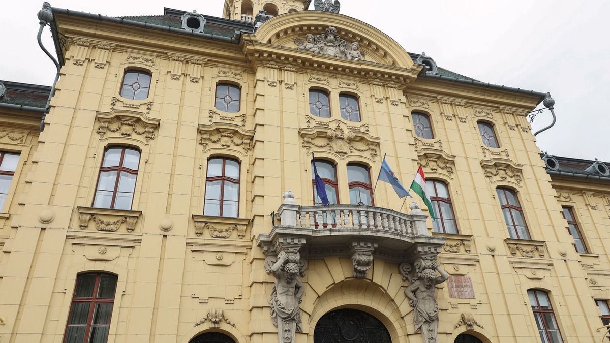 Milliárdos közlekedési fejlesztések részleteit ismertetik a szegedi közmeghallgatáson