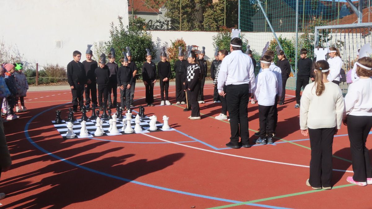 Egy napra mesebeli palotává változott az iskola, nem mindennapi kalandban volt részük a leendő elsősöknek – galériával, videóval