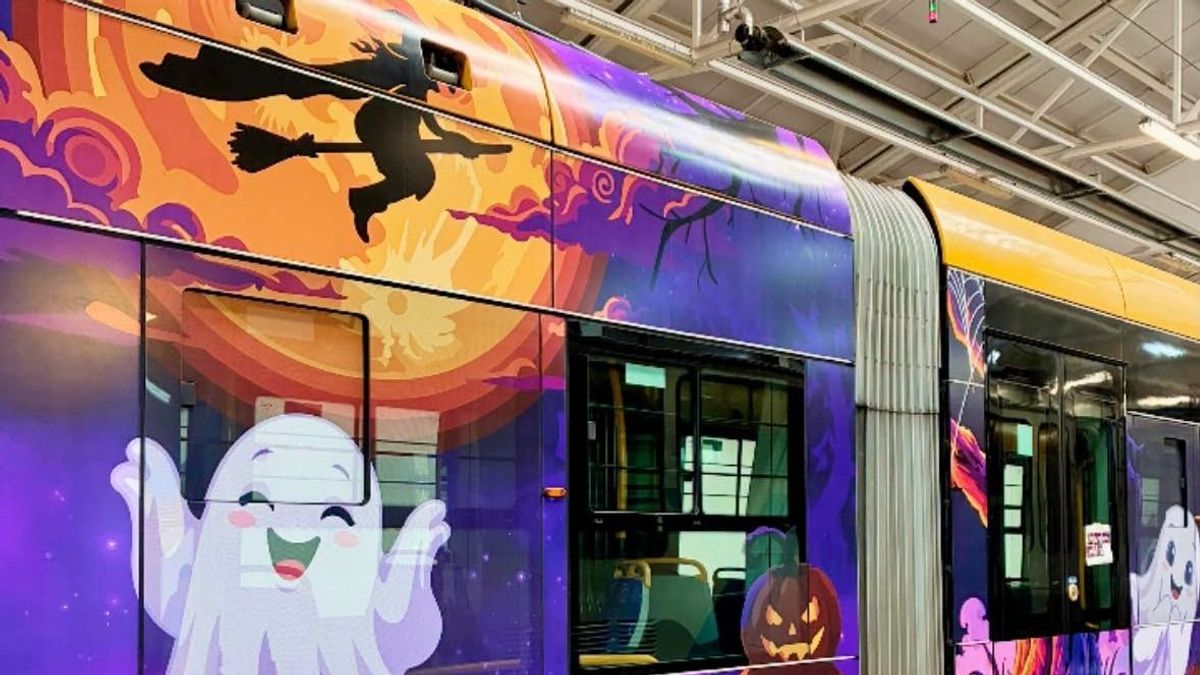 Rém jó buli lesz a szegedi villamoson, ahol garantált a halloweeni hangulat + videó